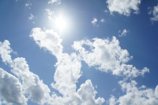 空画像 空 太陽光 雲 フリー写真素材
